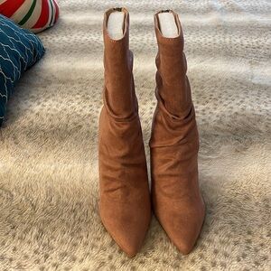 Journey Collection pink suede booties NWT
